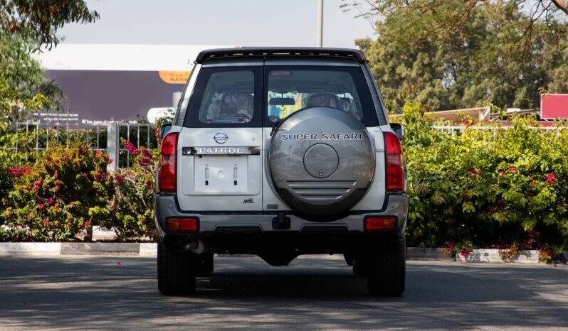
								2024 Nissan Patrol Super Safari Final Edition 4WD full									
