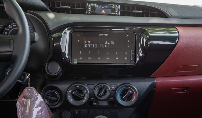 
								2025 Toyota Hilux D/C 4WD DSL DLX-G A/T full									