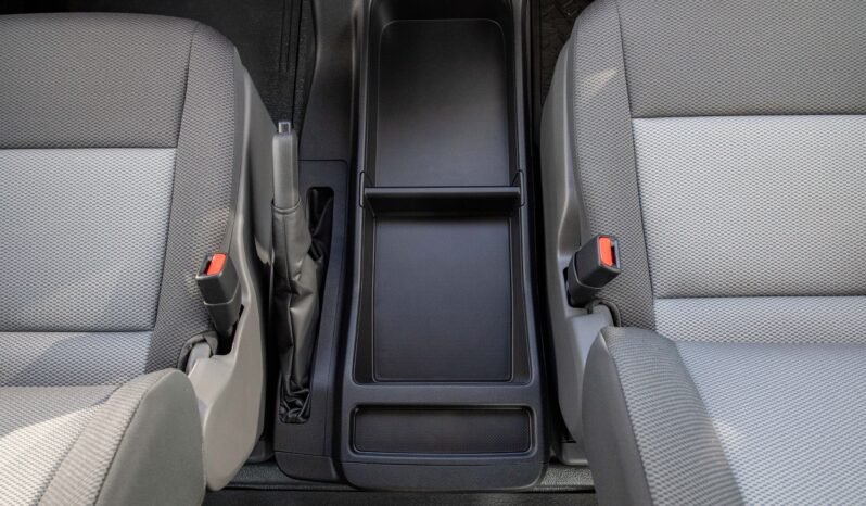 
								TOYOTA HIACE HIGH ROOF 13S P 3.5L GL full									