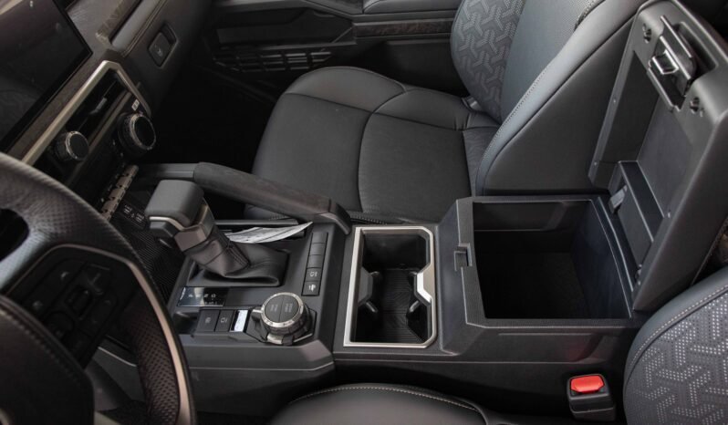 
								2024 Toyota Tacoma Limited 4WD Hybrid full									