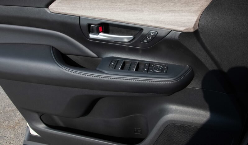 
								2024 Toyota Grand Highlander Limited Hybrid full									