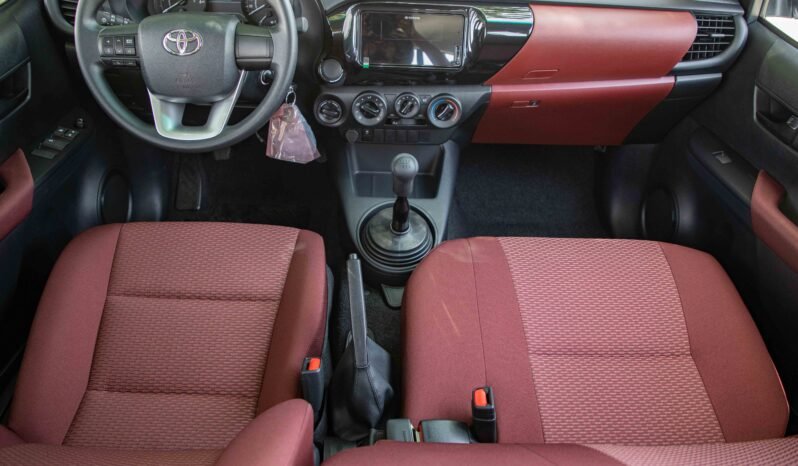 
								2025 Toyota Hilux D/C 4WD DSL DLX-G A/T full									