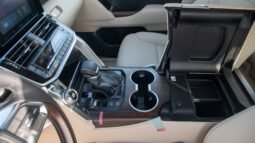 
										2025 Toyota Land Cruiser LC300 3.3 TT DSL GXR LIMITED full									