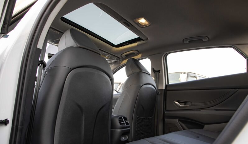 
								HYUNDAI ELANTRA full									