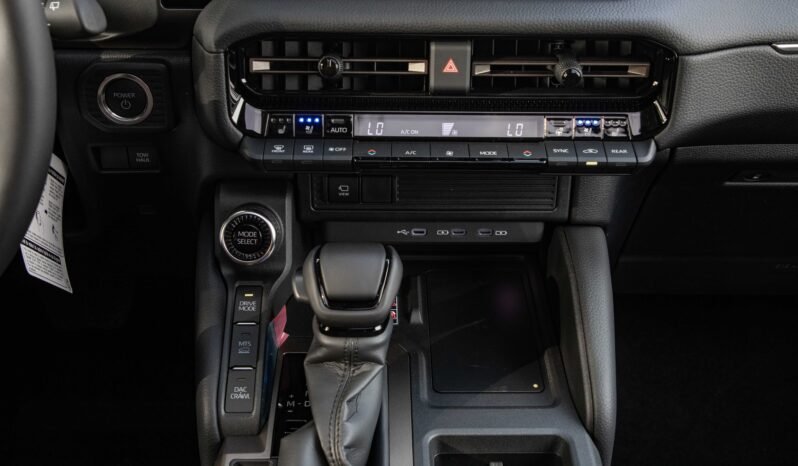 
								2025 Toyota Land Cruiser iForce Max Hybrid 4WD full									