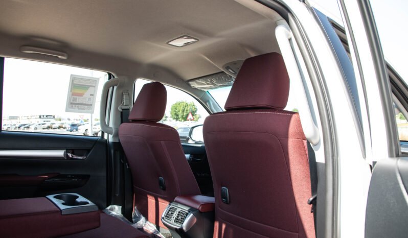 
								2025 Toyota Hilux D/C 2.7 GLXS-V1 A/T Push Start full									