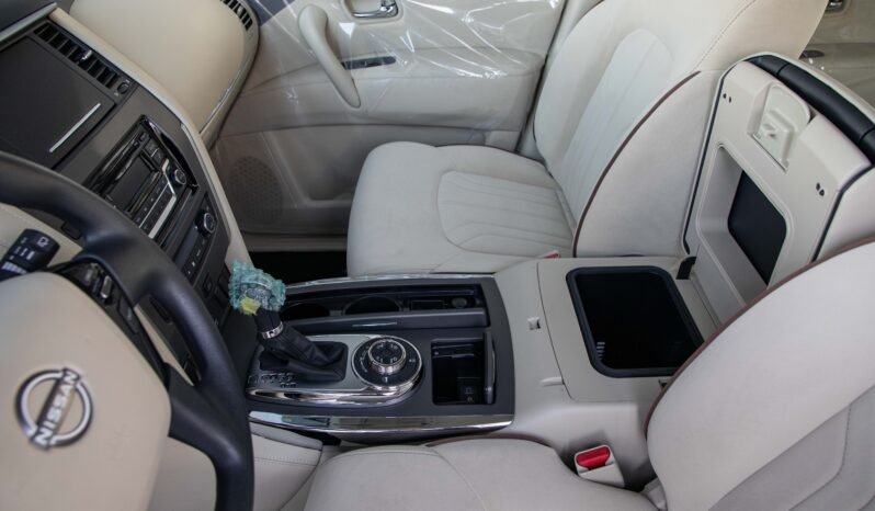 
								2024 Nissan Patrol 4.0L XE A/T P full									