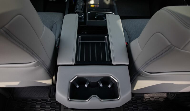 
								2025 Toyota Tundra LTD TRD Offroad full									