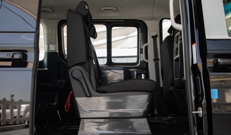 
								2025 HYUNDAI Staria 11 SEAT D 2.2 AT full									