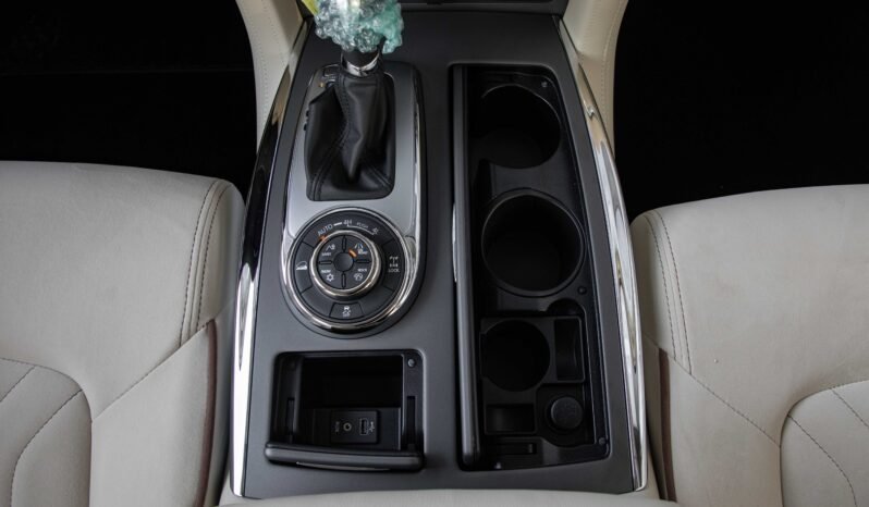
								2024 Nissan Patrol 4.0L XE A/T P full									