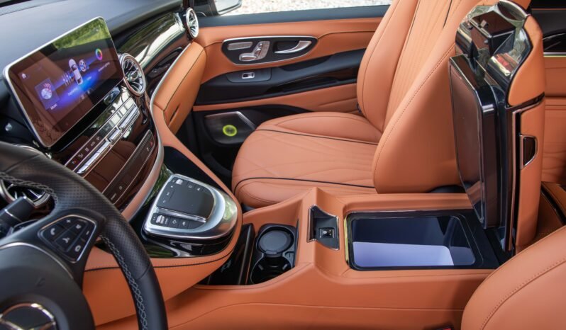 
								2023 Mercedes-Benz 350 V350 L full									