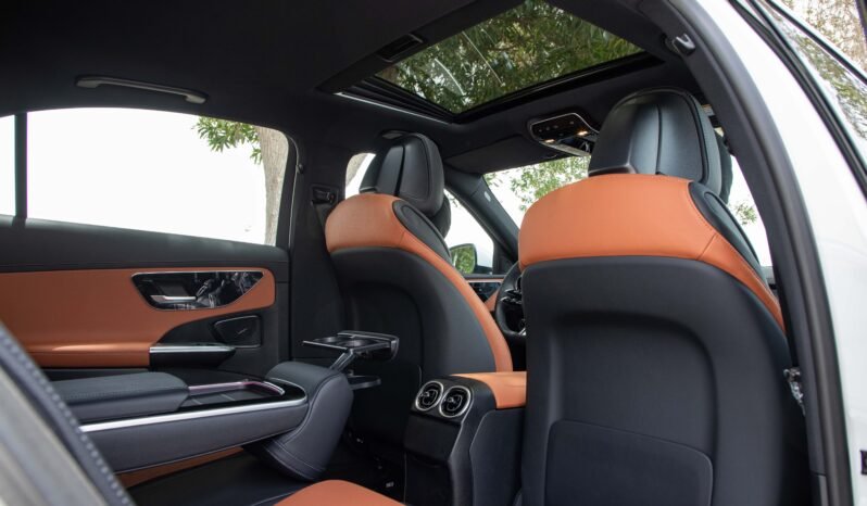 
								2025 Mercedes-Benz C200 full									