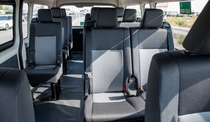 
								TOYOTA HIACE HIGH ROOF 13S P 3.5L GL full									