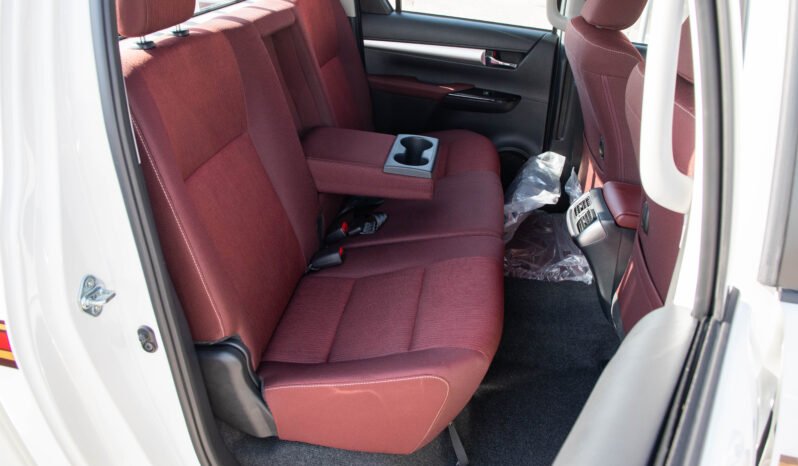 
								2025 Toyota Hilux D/C 2.7 GLXS-V1 A/T Push Start full									
