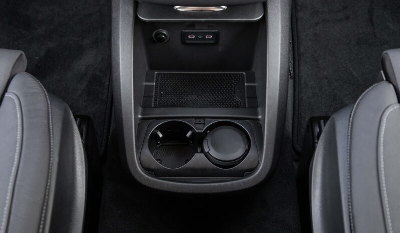 
								2025 Mercedes-Benz V300 Avantgarde+ 8Seat full									