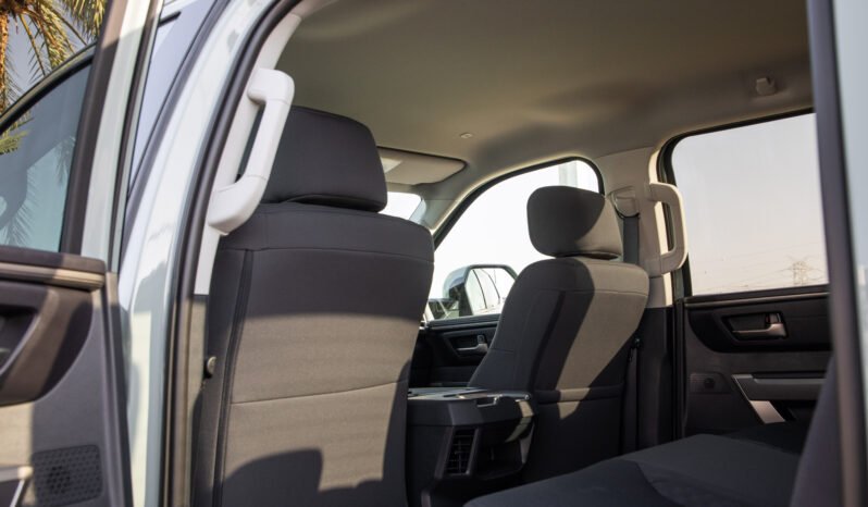 
								2025 Toyota Tundra 4WD SR5 TRD Offroad CrewMax full									