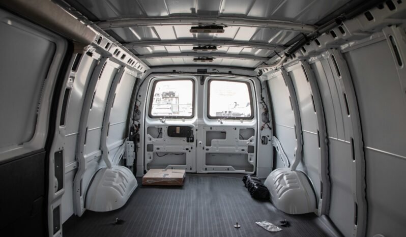 
								2024 GMC Savana 2500 EXT Cargo full									