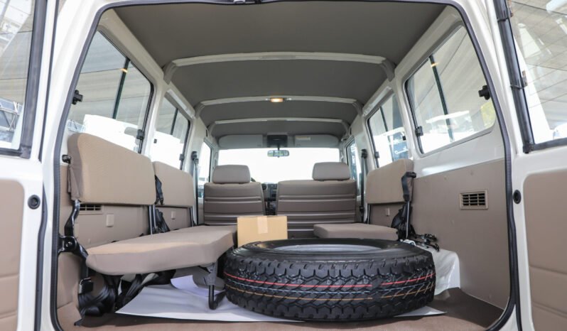 
								2025 Toyota Land Cruiser 70 78 2.8L T/DSL-E full									