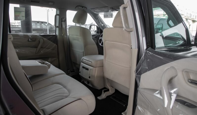 
								2024 Nissan Patrol 4.0L XE A/T P full									
