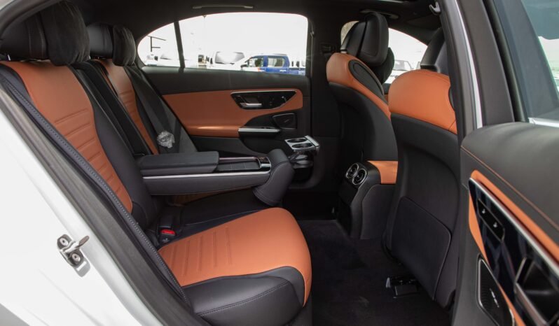 
								2025 Mercedes-Benz C200 full									