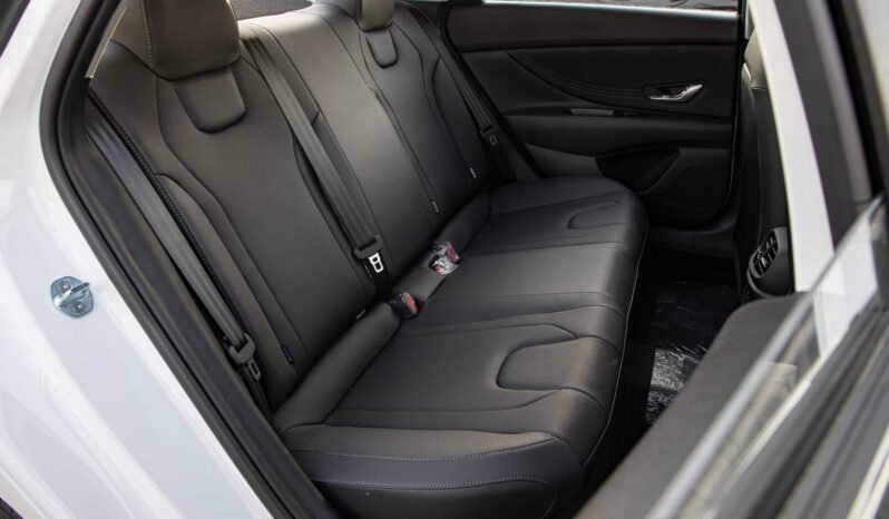
								HYUNDAI ELANTRA full									