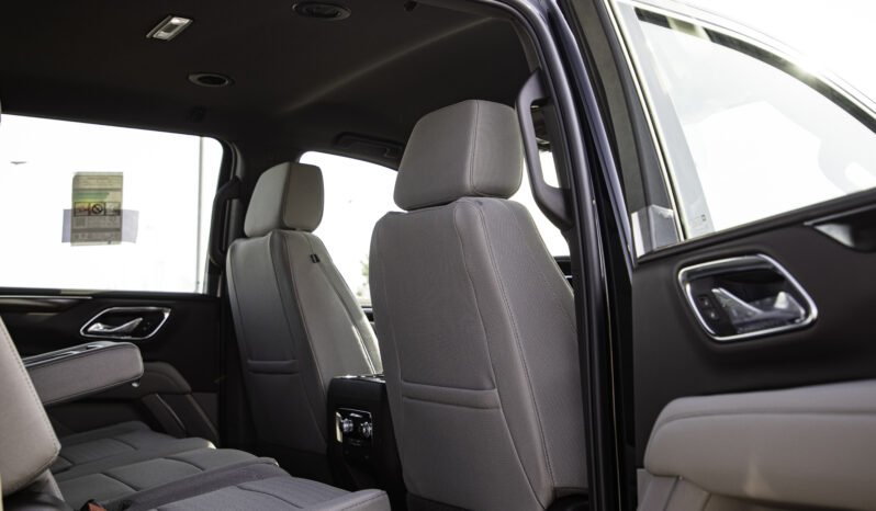 
								2024 GMC Yukon XL SLE RWD full									
