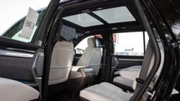 
										Cadillac Escalade V-SERIES full									