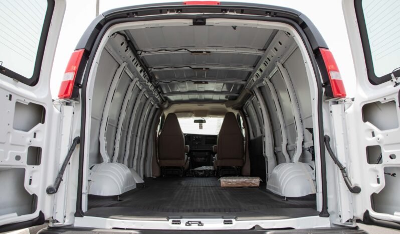 
								2024 GMC Savana 2500 EXT Cargo full									