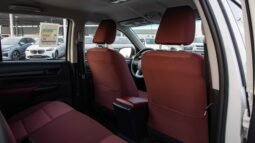 
										Toyota Hilux DC 4WD 2.7 GLXS V1 AT GASOLINE PUSH START full									