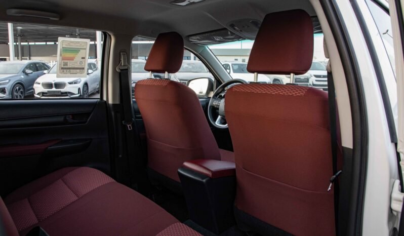 
								Toyota Hilux DC 4WD 2.7 GLXS V1 AT GASOLINE PUSH START full									