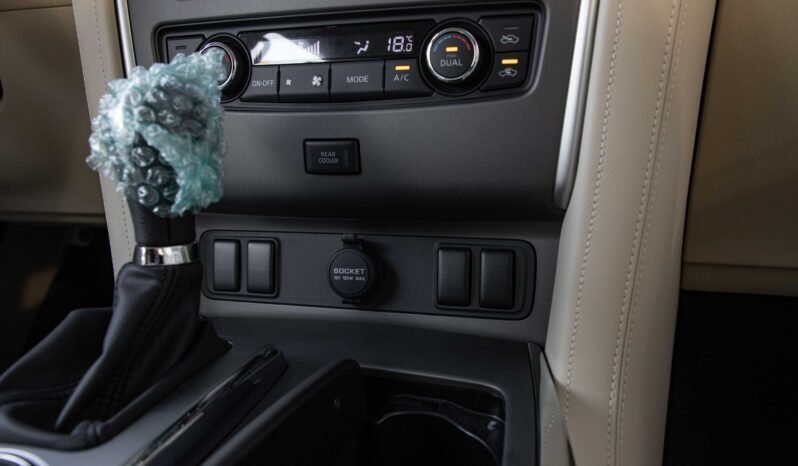 
								2024 Nissan Patrol 4.0L XE A/T P full									