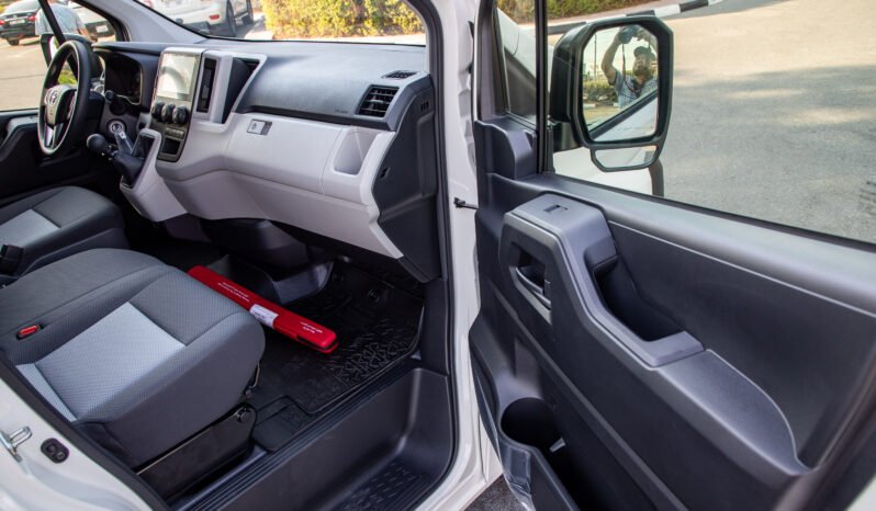
								2025 Toyota HiAce GLS High Roof 3.5L MT Cargo VAN full									