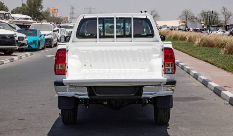 
								2025 Toyota Hilux D/C 4WD DSL DLX-G A/T full									