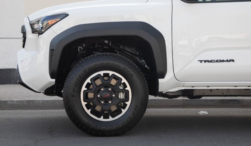 
								2024 Toyota Tacoma TRD Off-Road 4WD full									