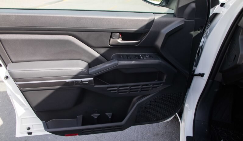 
								2024 Toyota Tacoma TRD Off-Road 4WD full									