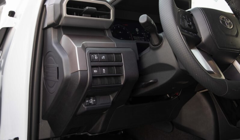 
								2024 Toyota Tacoma TRD Off-Road 4WD full									