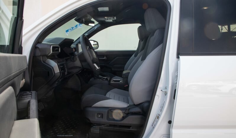 
								2024 Toyota Tacoma TRD Off-Road 4WD full									