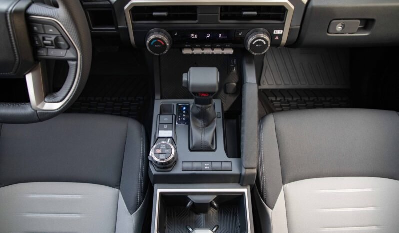 
								2024 Toyota Tacoma TRD Off-Road 4WD full									