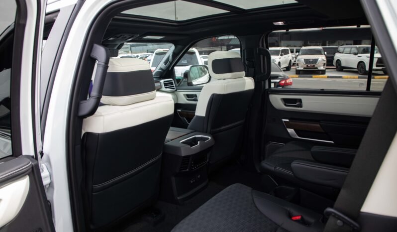 
								2025 Toyota Sequoia Capstone 4WD 7 Seaters full									