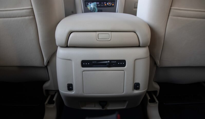 
								2024 Nissan Patrol 4.0L XE A/T P full									