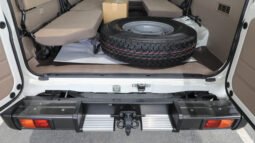 
										2025 Toyota Land Cruiser 70 78 2.8L T/DSL-E full									
