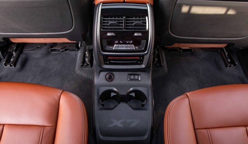 
								BMW X7 MASTERCLASS XDRIVE40i full									