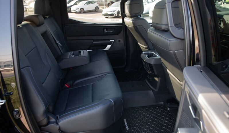 
								2025 Toyota Tundra Platinum 4WD full									