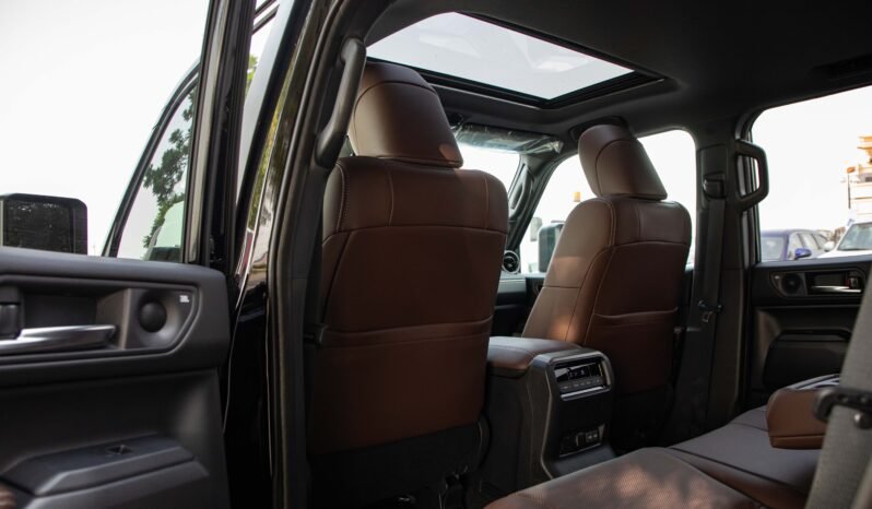
								2025 Toyota Land Cruiser Premium Hybrid I-Force Max full									