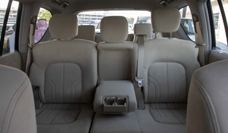 
								2024 Nissan Patrol 4.0L XE A/T P full									