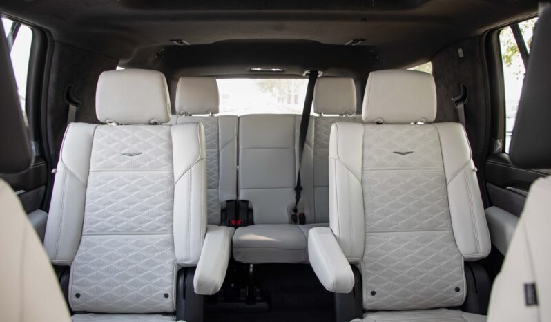 
								Cadillac Escalade V-SERIES full									