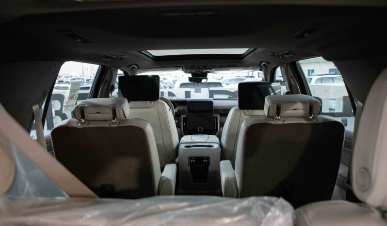 
								2025 GMC Yukon 4WD DENALI VIP +TV full									