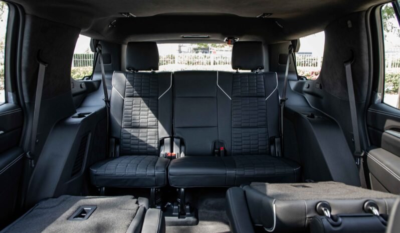 
								Cadillac Escalade V-SERIES full									