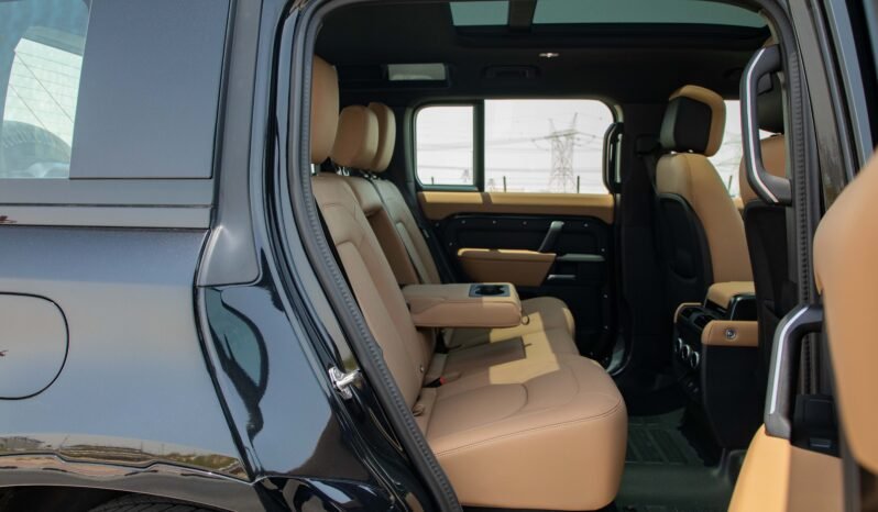 
								2025 LAND ROVER DEFENDER X-DYNAMIC SE full									