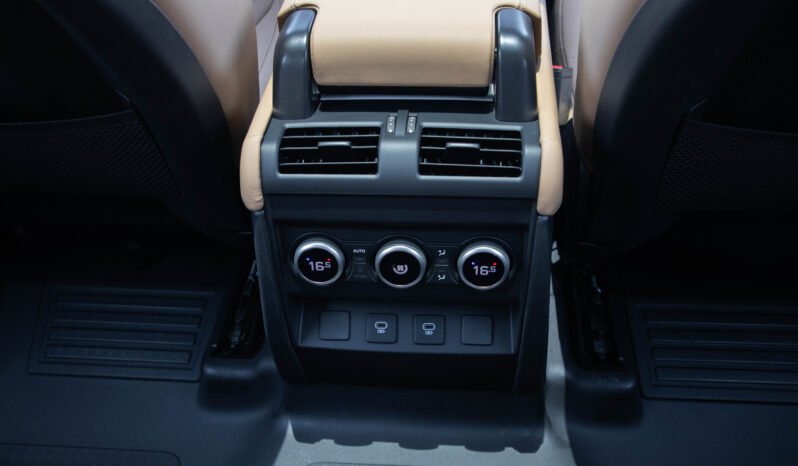 
								2025 LAND ROVER DEFENDER X-DYNAMIC SE full									